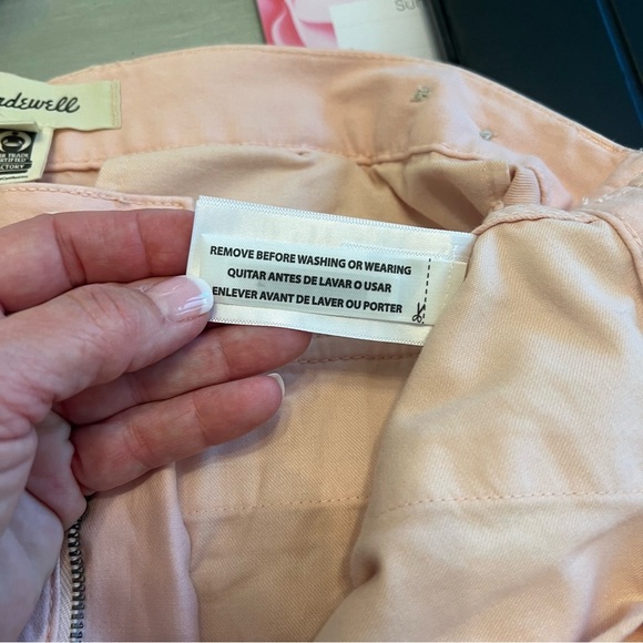 Madewell - Low-Slung Straight Cargo Pants
Faded Petal Woman’s Size 28 NWOT - Picture 11 of 11